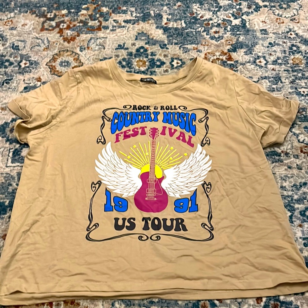 A cute and comfy t shirt that’s got a whole lot of country on it!